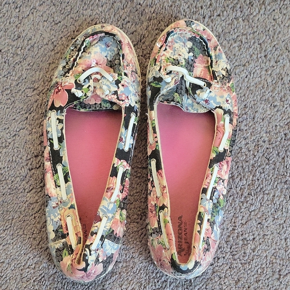 Arizona Jean Company Pink and Black Flats with Bow Detail